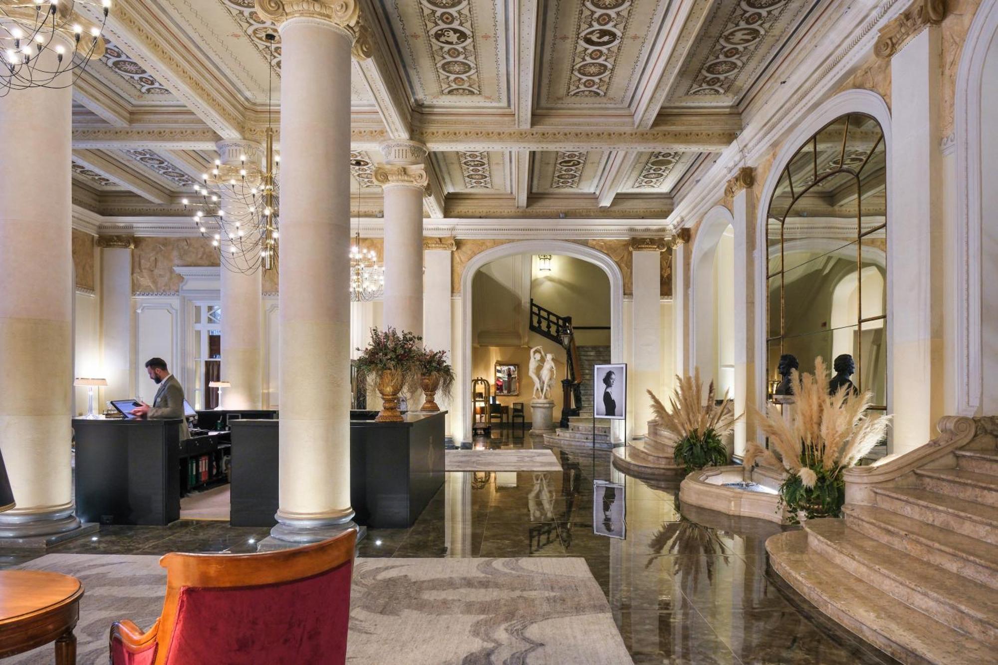 Grand Hotel Et Des Palmes Palermo Ngoại thất bức ảnh The lobby of the hotel