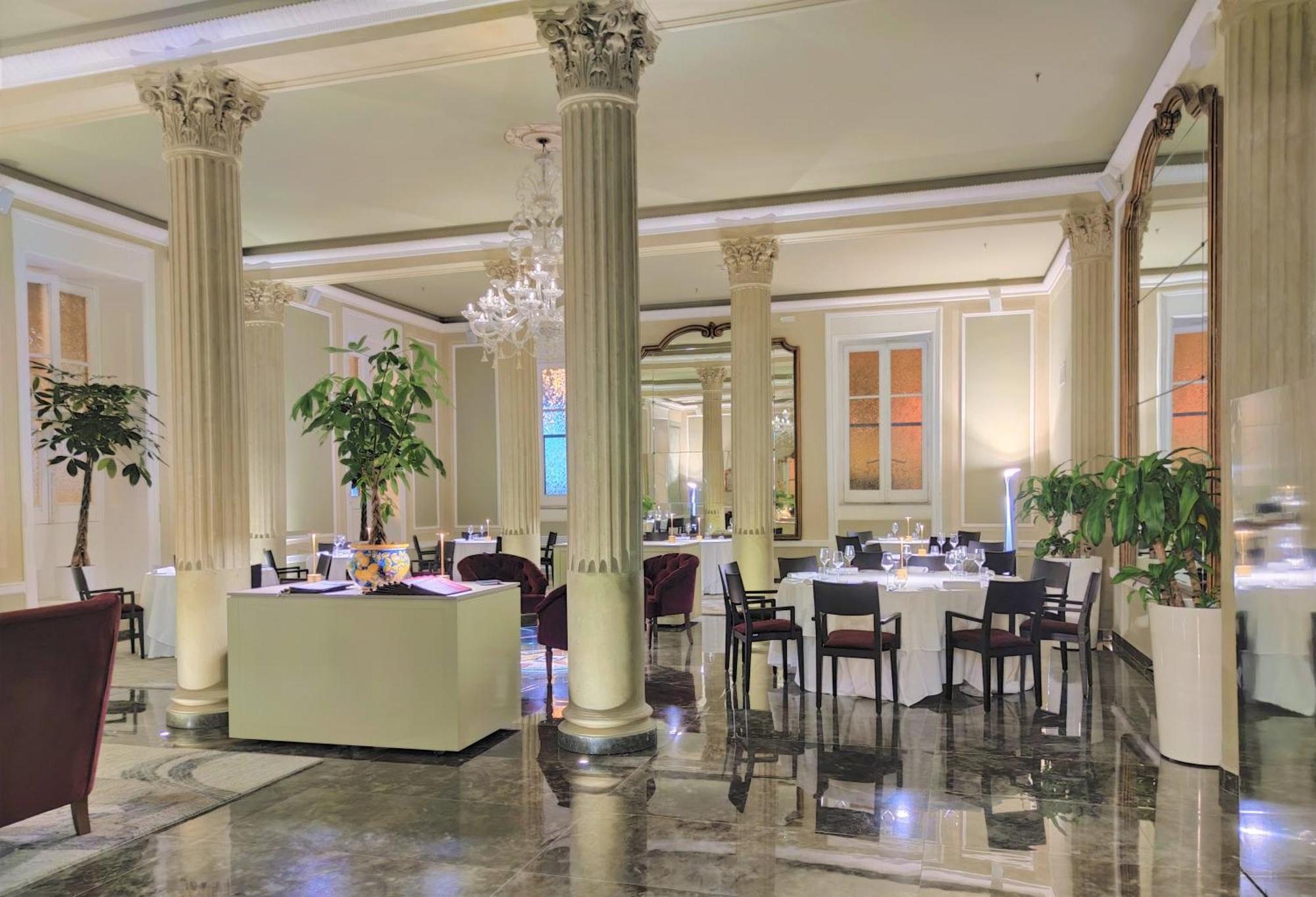 Grand Hotel Et Des Palmes Palermo Ngoại thất bức ảnh The restaurant in 2019
