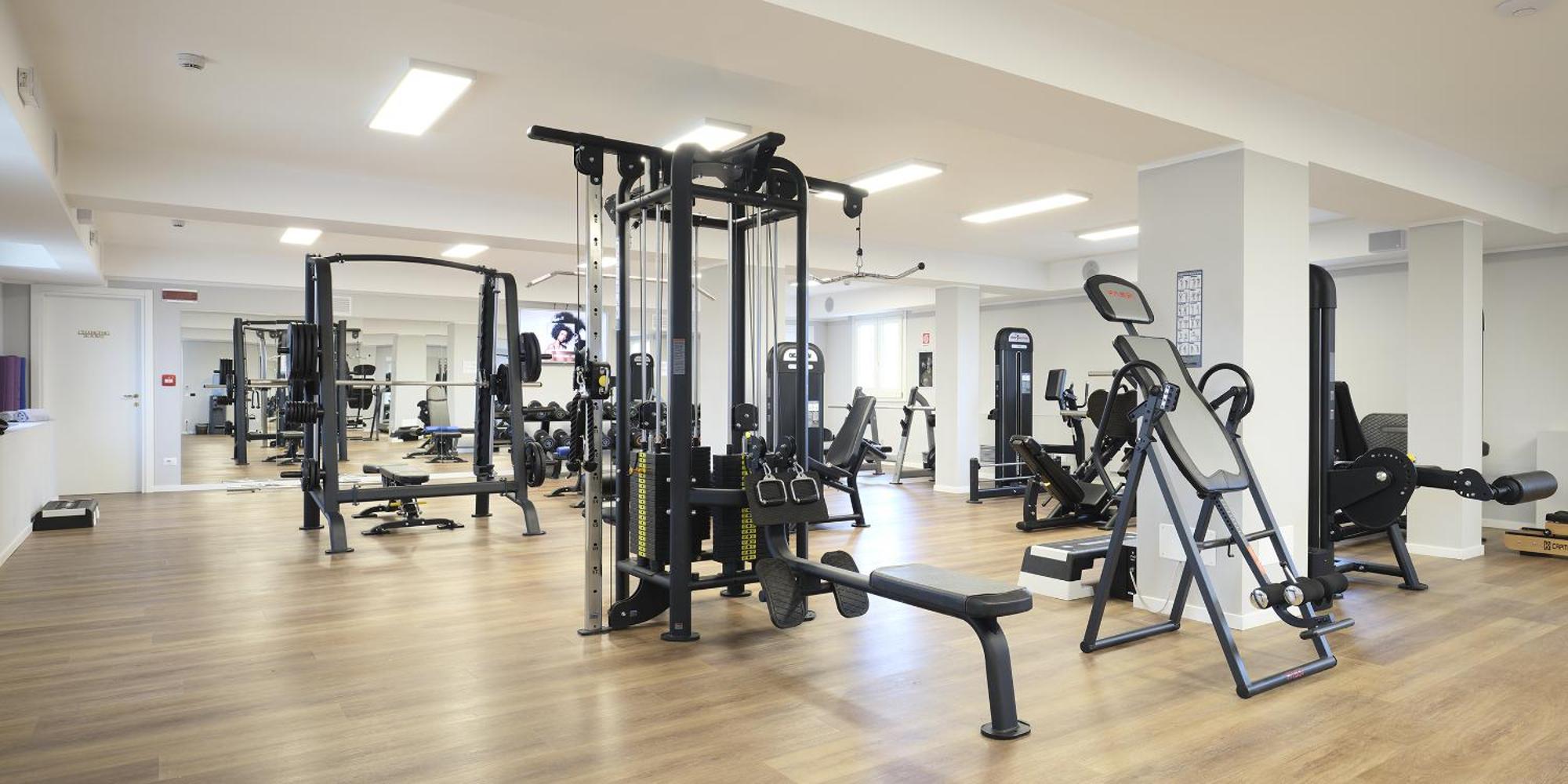 Grand Hotel Et Des Palmes Palermo Ngoại thất bức ảnh A typical gym